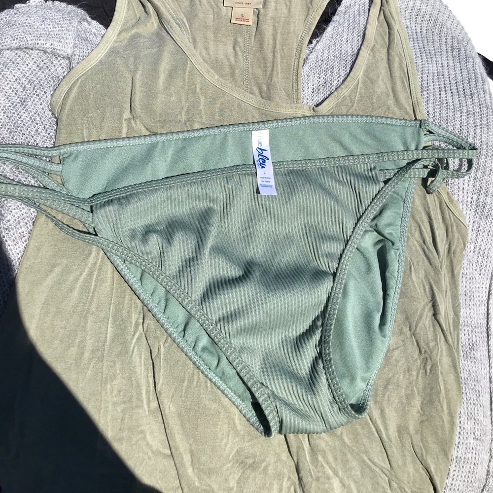 Green rib swim bottom